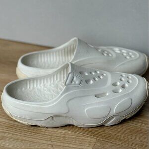 Jordan Roam White Sail